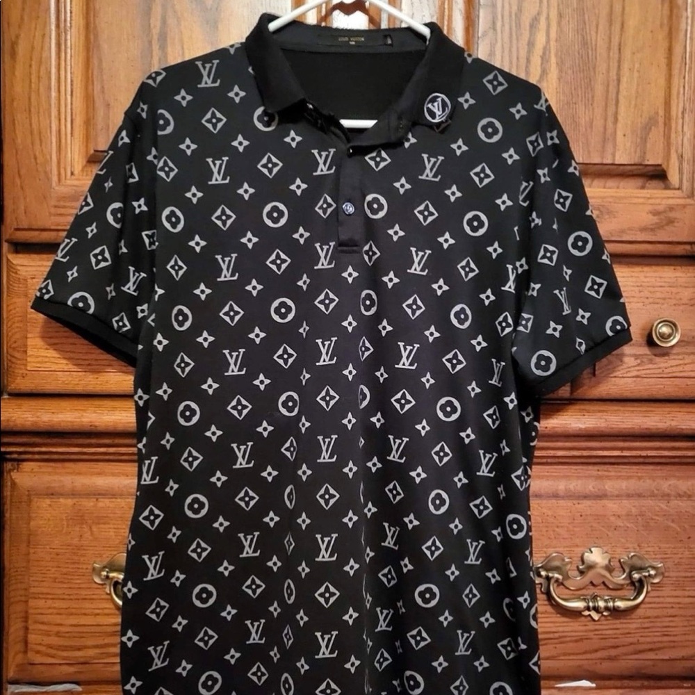 Mens XXXL Louis Vuitton polo shirt.